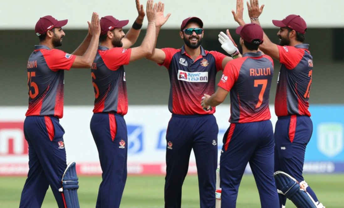 রাওয়ালপিন্ডির ৮৫৯ রান: রেকর্ডের চেয়ে বড় গল্পটা বোলিংয়ের ধস