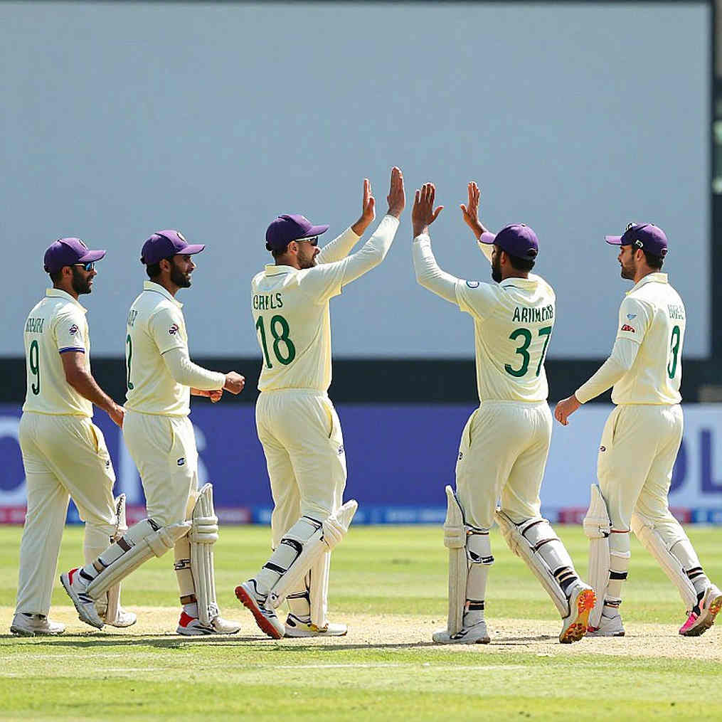 এনওসি ঘড়ি: বিপিএলের দল গড়ার টাকা আসলে কোথায় থামে