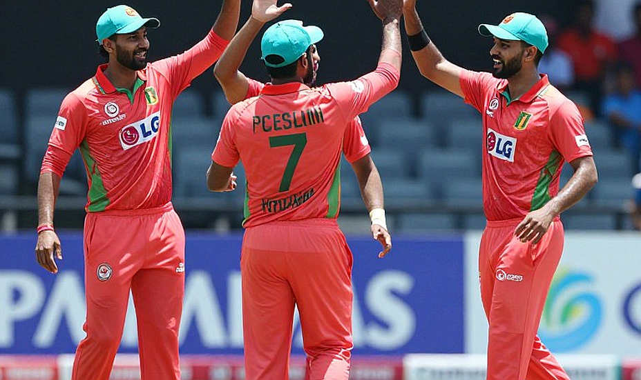 নিলাম থেকে এনওসি: বাংলাদেশি ক্রিকেটারের দাম আসলে কে ঠিক করে?